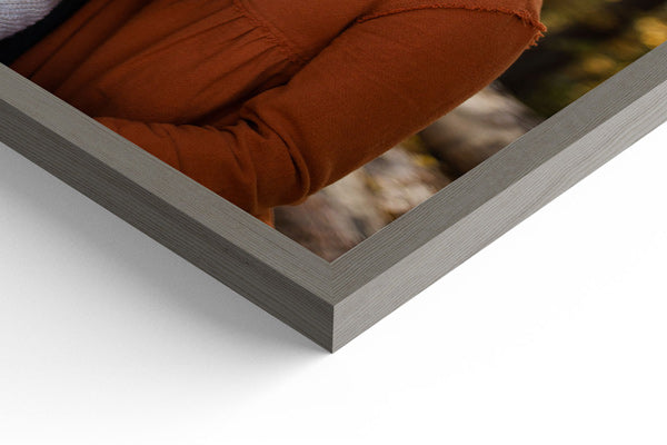 Oak vintage flair frame corner detail